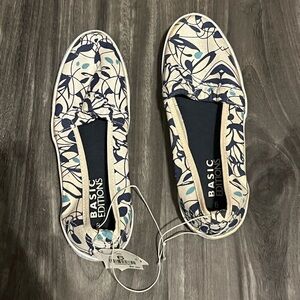 🎉8/$12🎉 Women’s Basic Editions slide on shoes